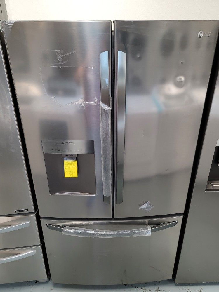New LG Stainless Steel French Door Refrigerator With Water 💧 Dispenser And 🧊 Ice Maker In Bottom Freezer