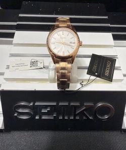 NEW Seiko SUR630 Essentials Rose Gold Sapphire Crystal Quartz Watch