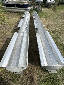 Pair Of Pontoons 20 Ft