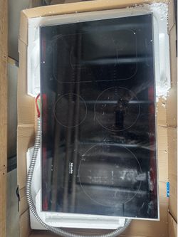 Miele induction range top