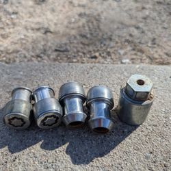 locking lug nuts