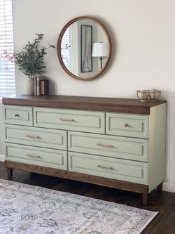 Dresser / Credenza / Media Center