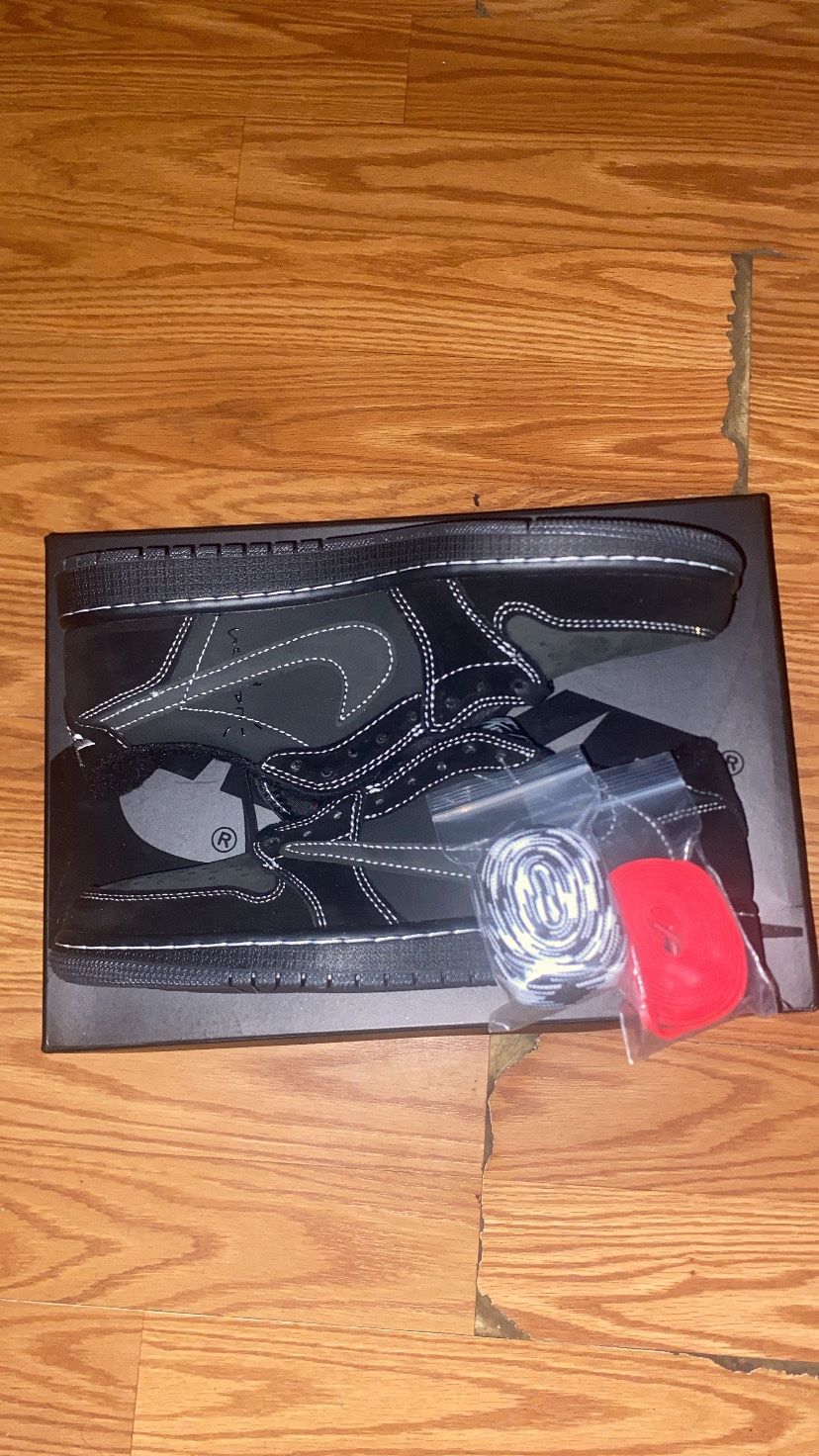 Jordan 1 Low Travis Scott Phantoms size 9
