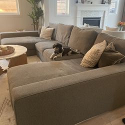 Interior Define couch for Sale