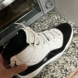 Jordan 11 Concords (negotiable)