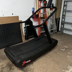 Trueform Trainer - curved manual treadmill 