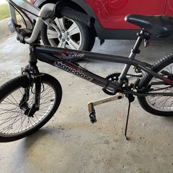 Mongoose Bike- Great Deal!!!! Normally 229.99. HUGE DISCOUNT!!