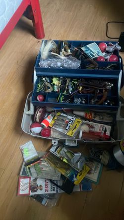 Many, new unused medium fishing gear