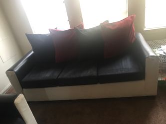 WHITE N BLACK COUCH