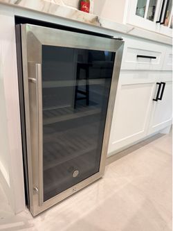 Mini Wine fridge