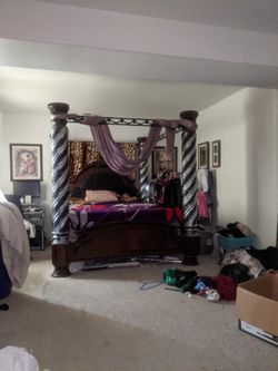 Beautiful Cal King Bed  1200 Obo