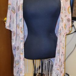 Forever 21 Satin Fringed kimono M\L