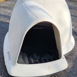 Petmate Indigo Igloo Dog House