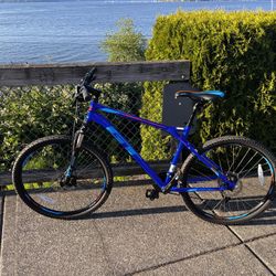 GT Aggressor Pro Mountain Bike – Like New Condition