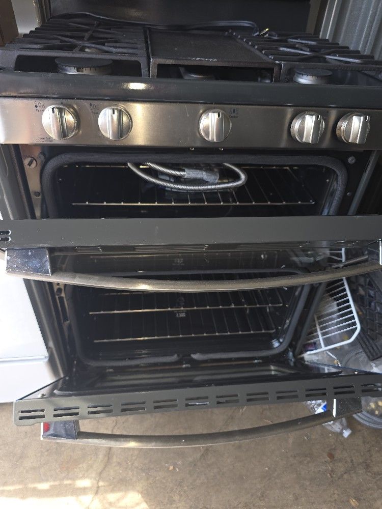 G E DOUBLE OVEN STOVE 