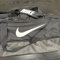 Nike/Amazon Black Large Training Duffel Bag