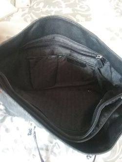 MICHAEL KORS LEATHER BLACK PURSE WITH WALLET