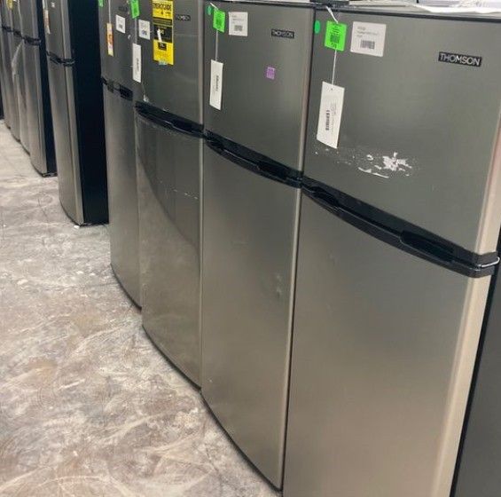 Thomson 6.5 Cu Ft Refrigerators AOY3C