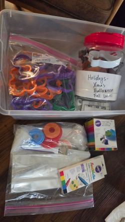 Cookie decorating kit