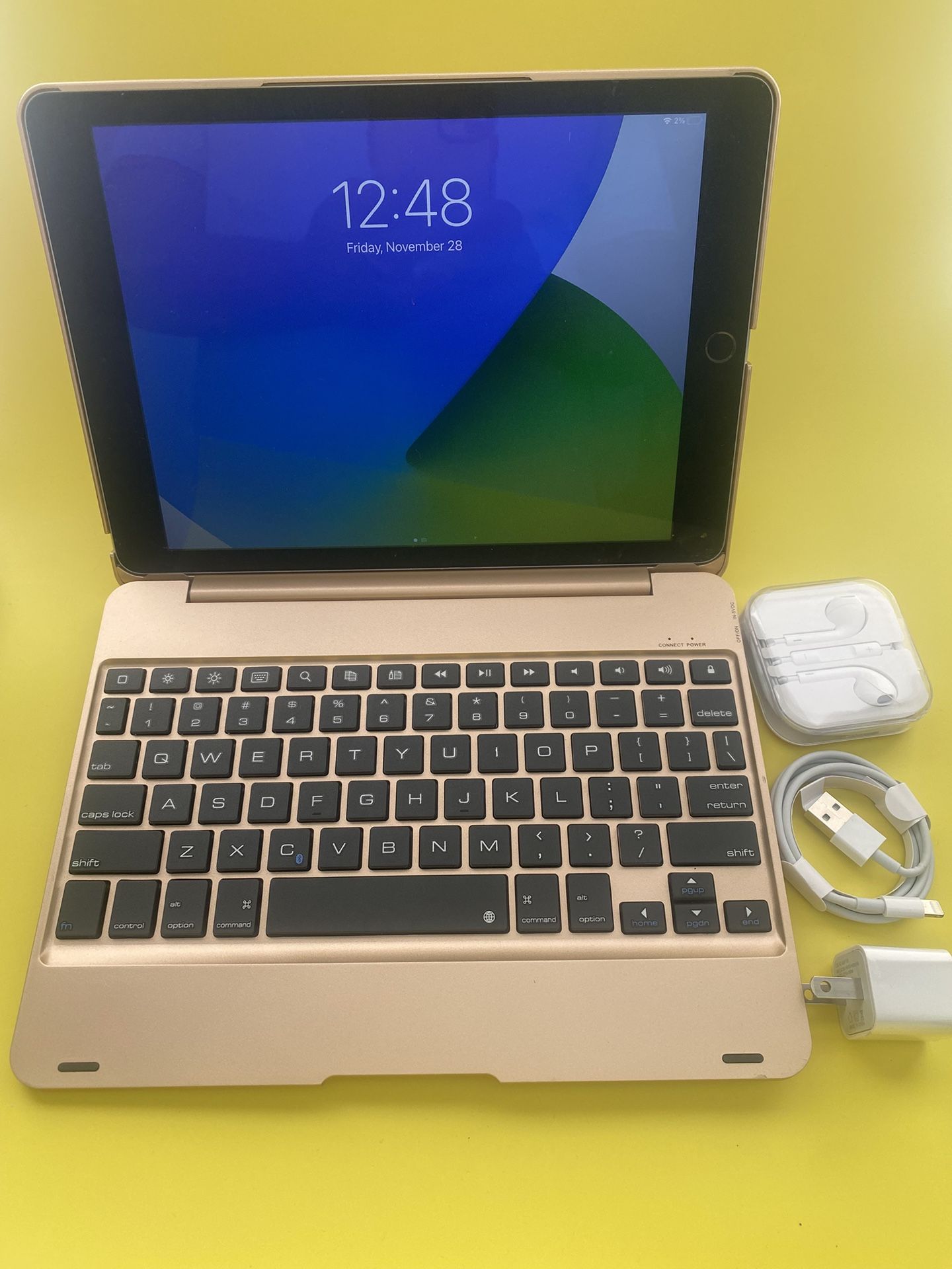 Apple iPad 5th Generation β 32GB β Excellent Condition (Like New)