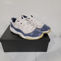 Jordan 11 Retro Lows diffused Blue 1.5y