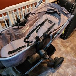 Evenflo Pivot Travel System