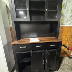 Kitchen Pantry with wine holder