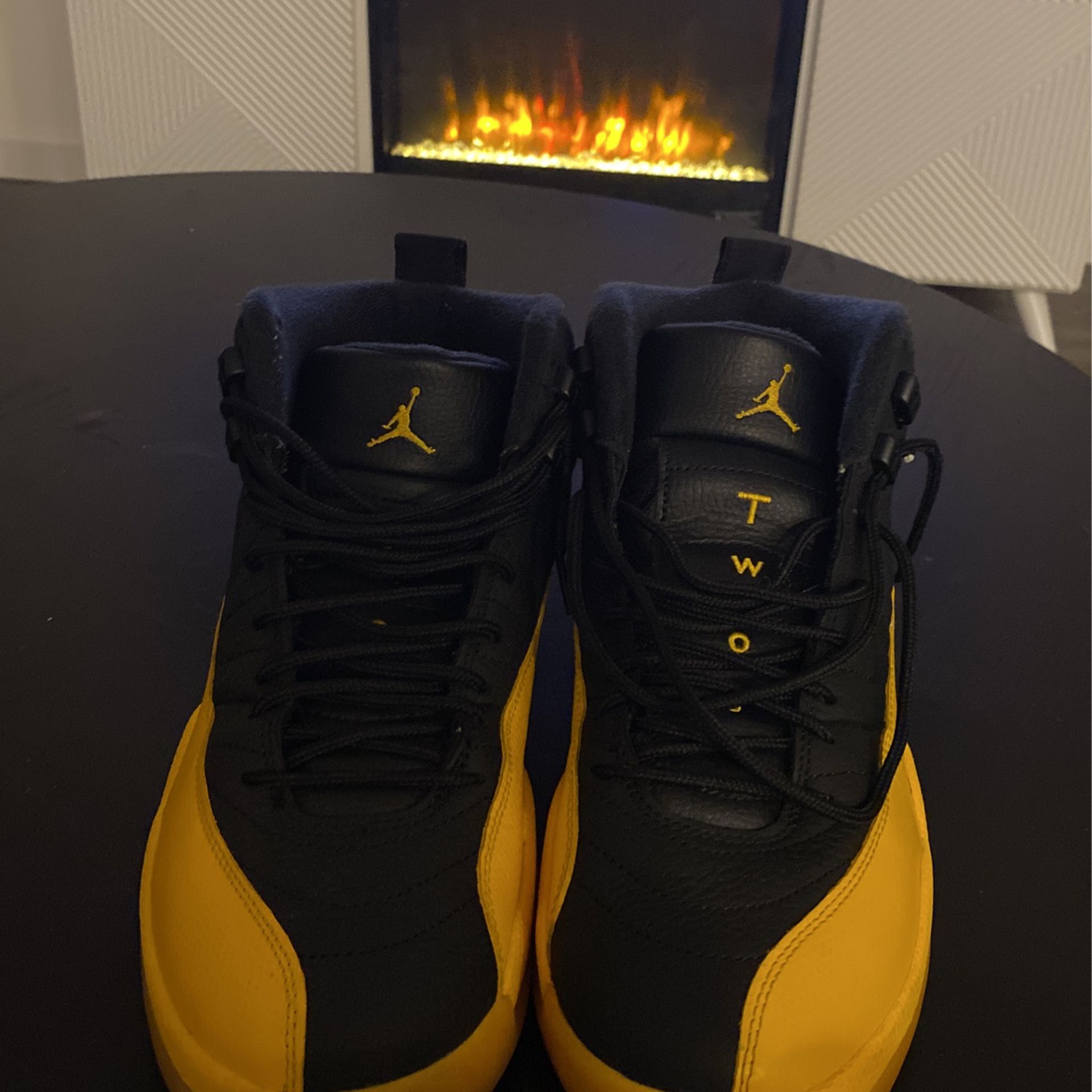 Jordan 12’s  Yellow And Black $100 Obo 100% Authentic 