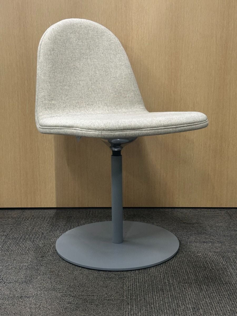 OFS Light Gray Fabric Guest Chairs (Light Gray/Silver)