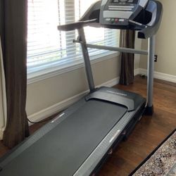 Preform 6.0 Folding Treadmill 