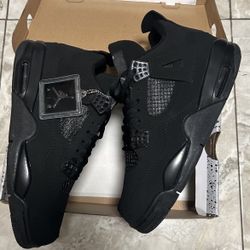Black Cat Jordan 4