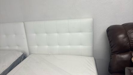 Free Headboard Twin size With Your Purchase Of Twin Mattress Box And Frame