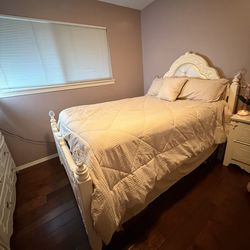 Bedroom set with mattress