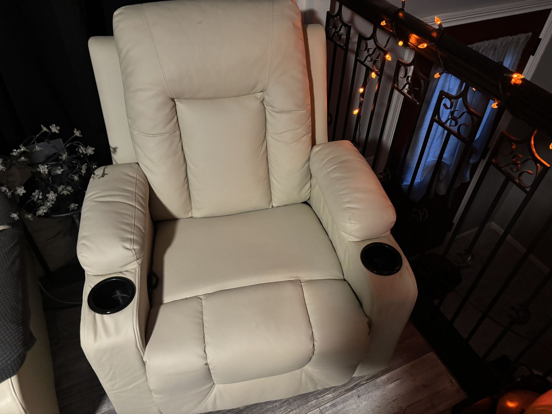 Set Of 2 Recliner- Massage And Heat Settings. Works Great