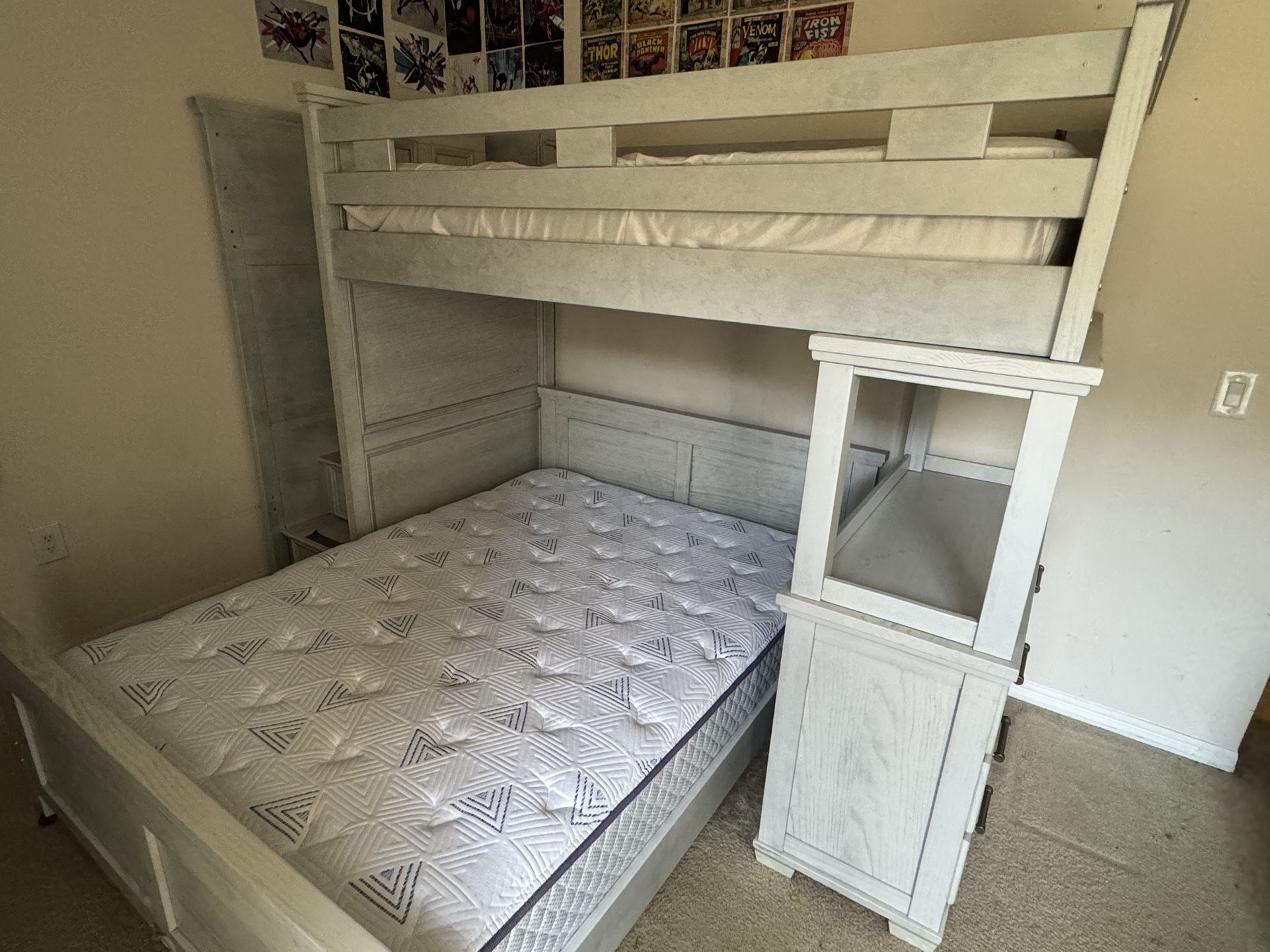 Beautiful Full/Twin Bunk Bed With Desk and Storage