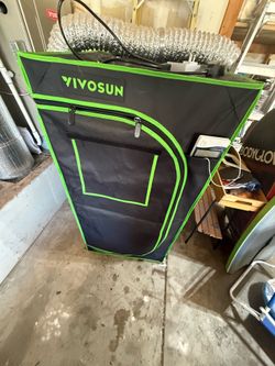 INDOOR GROW TENTS