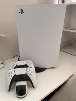 Sony PlayStation 5 (PS5) – 2 Controllers