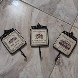 Vintage Wine Label Wall Hooks