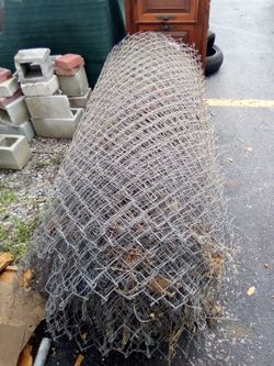 250 ' ft of 6'ft high galvanized chain link fence no post or hardware $250 cash delivered so saving someone $500 if you go buy new ones