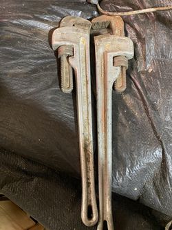 Pipe wrench