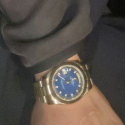 watch (great look alike in great condition)