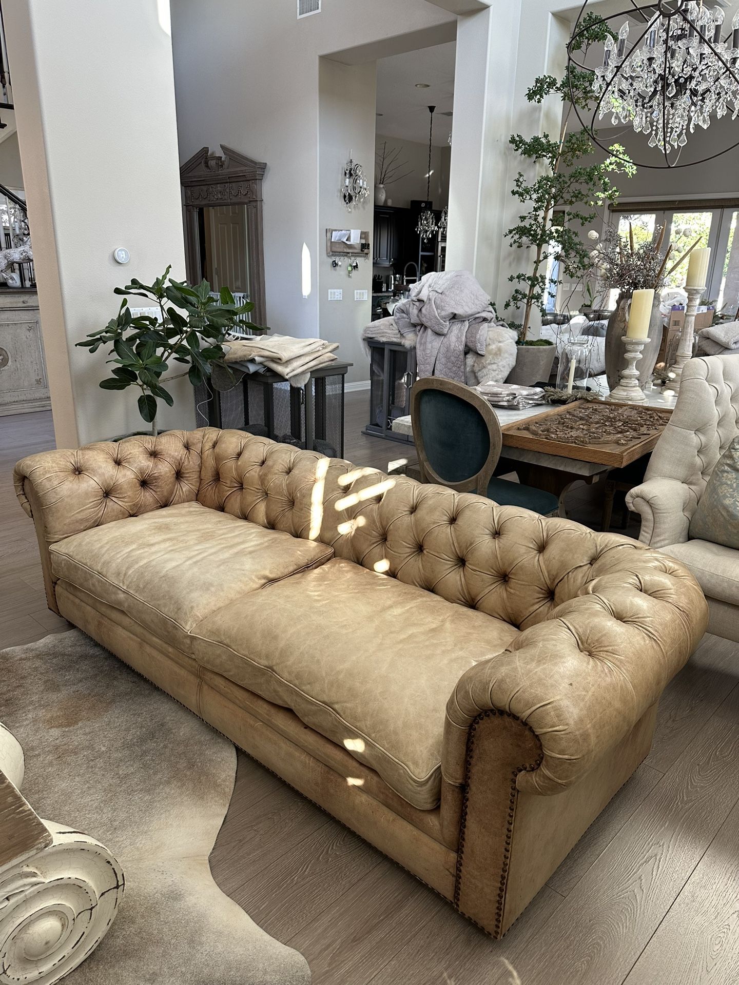 Originally $6k WOW!! Stunning Hd Buttercup Caramel Vintage, Looking  Leather Kensington Sofa