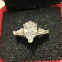 Showstopping Tri-Stone CZ Ring Set In Silver Size 8
