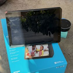 Amazon Smart Home Bundle - Echo Show 10” + Echo Dot