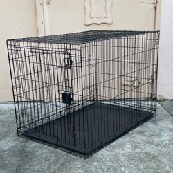 XL Wire Dog Crate 42” x 28” x 30”