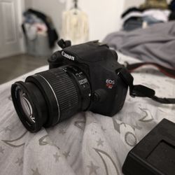 Canon T5 Camera