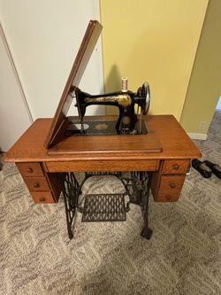 Singer Treadle Vintage Sewing Machine with Wood Cabinet