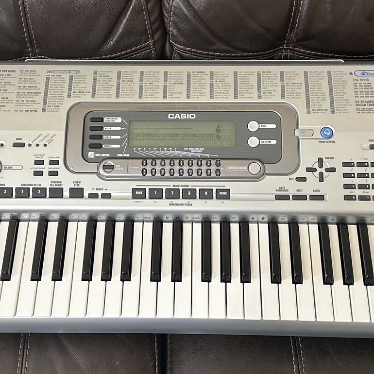 Piano Casio WK-3500 Keyboard 76 Full Size Keys and Pro Quality 