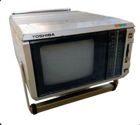 TOSHIBA Portable/Auto Color TV #CA045 Works 12v/AC/Batt RARE 1982 UHF/VHF  WORKS NICE!