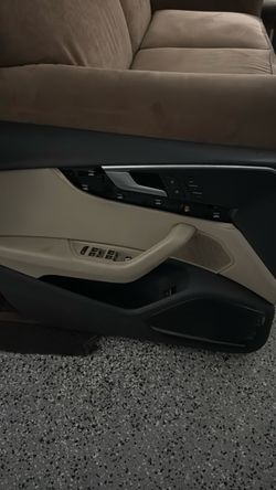 Audi A4 Front insult door panel